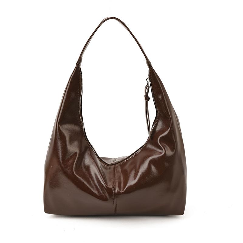 Large Capacity Retro Underarm Bag Women's 2025 New Fashion Oil Wax Leather Shoulder Bag High-end Commuter Croissant