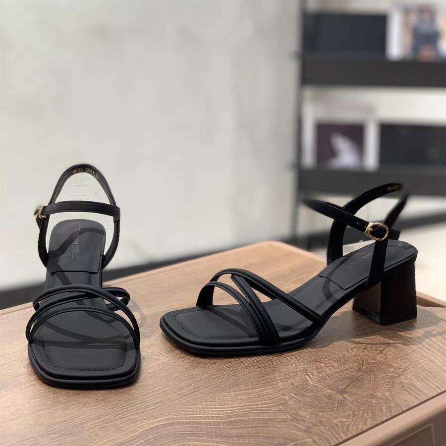 Sandals for women in summer 2025 fashionable mid heel with a single buckle strap and French style open toed high heels