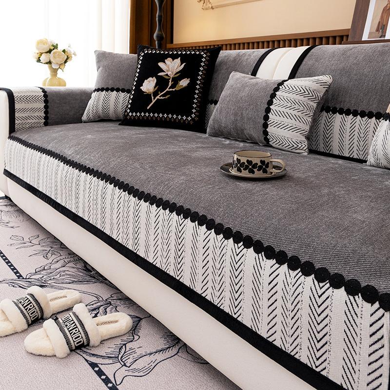 In the summer of 2025, the new sofa cushion is cold and non-slip in summer, and the high-end leather seat cushion cover cloth towel.