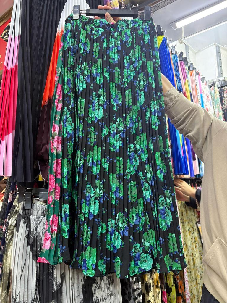 European & American Pleated Print Midi Skirt, Soft Chiffon Fabric, High Waist, Versatile Style