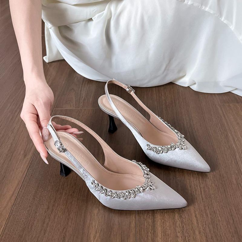 

Баотоу пустые сандалии женские весна и осень новые стразы атлас темперамент красивые тонкий каблук острый носок высокие каблуки 40 шампанского