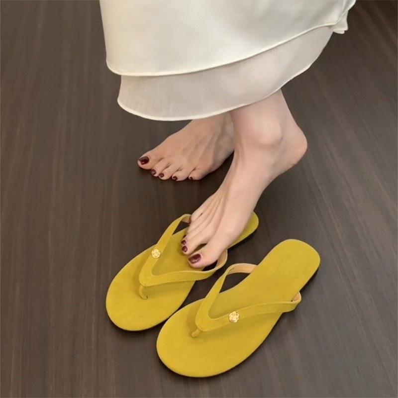 

New outer flat slippers women s beach vacation toe flip-flops shoes simple sandals 35