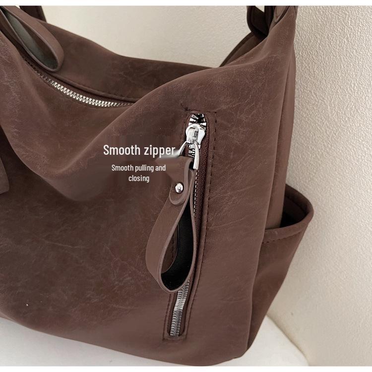 Retro Casual Women's Crossbody Bag: European & American Style, Large Capacity, High-End Tote for a Trendy Look