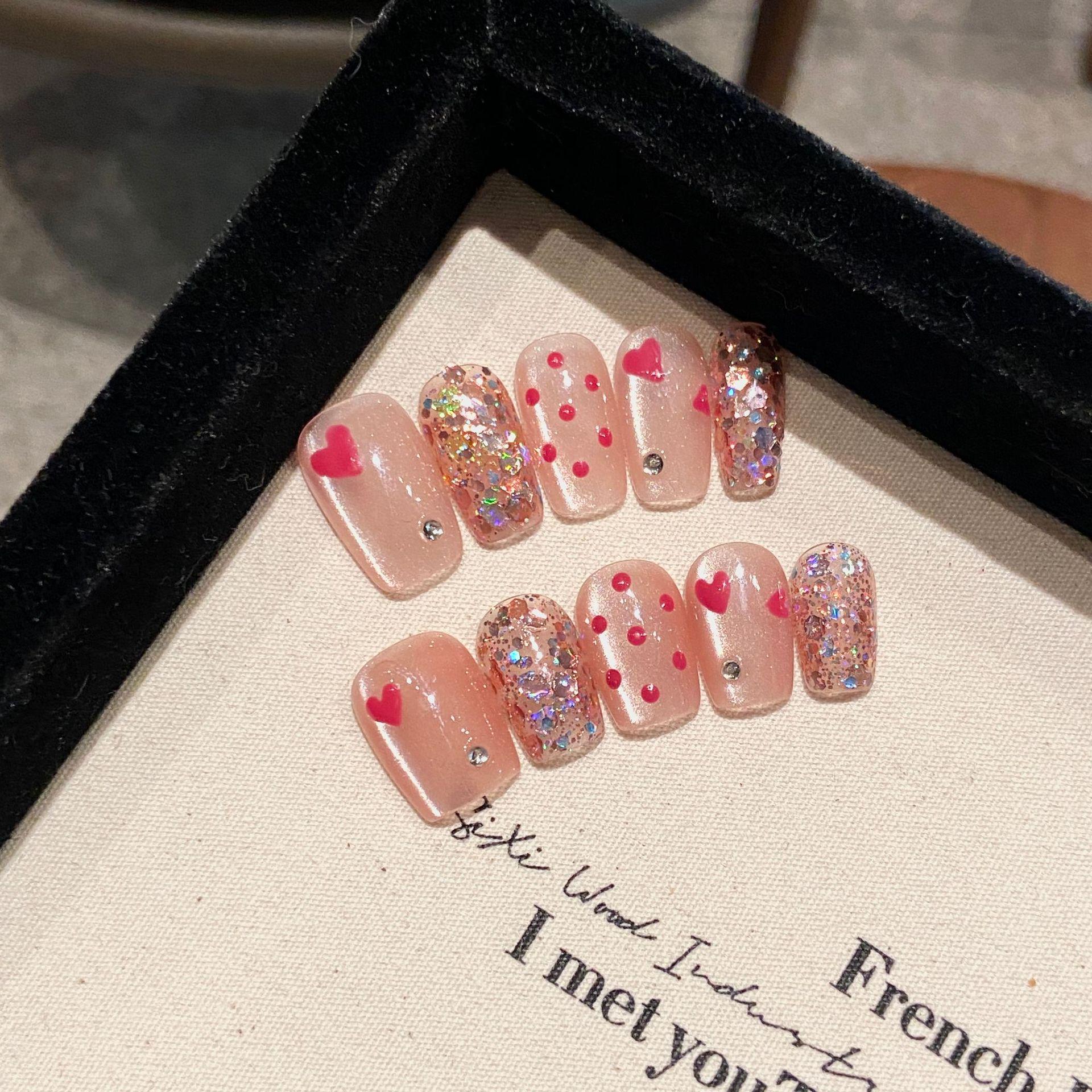 

Runaway Sweetheart Handmade Sparkly Heart Cat Eye Nail Art Set