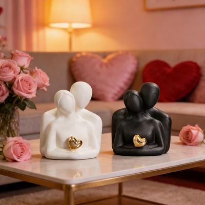 Statua di Coppia in Ceramica che si Abbraccia Baciandosi Figurine di Amanti per Supporto TV Scaffale Decorazione Romantica Coppia Cuore