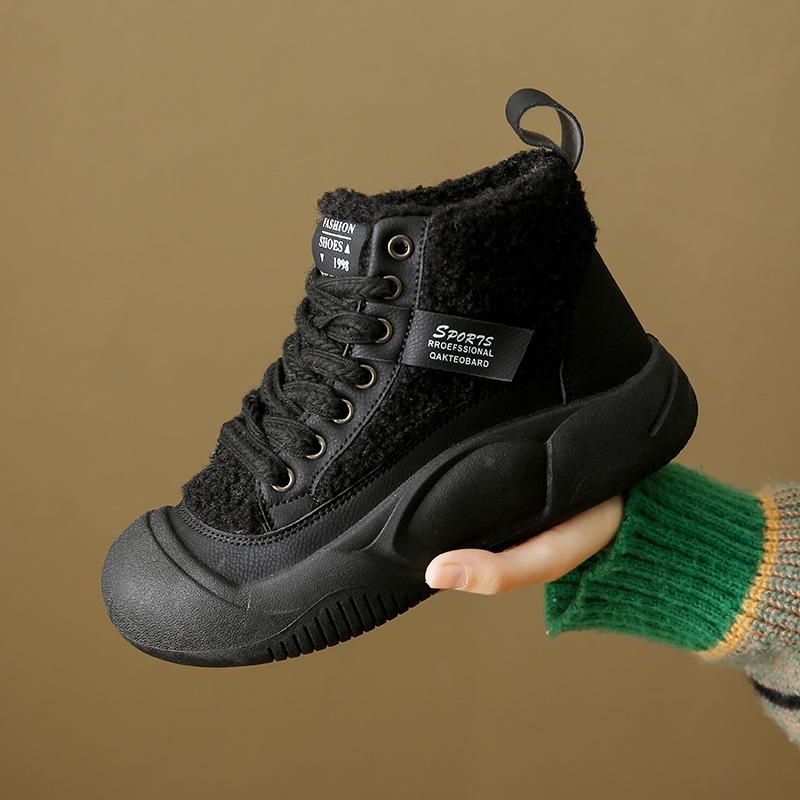 

Флисовые сапоги для зимы женские 2025 года, осень и зима, новые универсальные, интернет-знаменитости, теплые, короткие ботинки Martin на платформе, хлопковая обувь 35