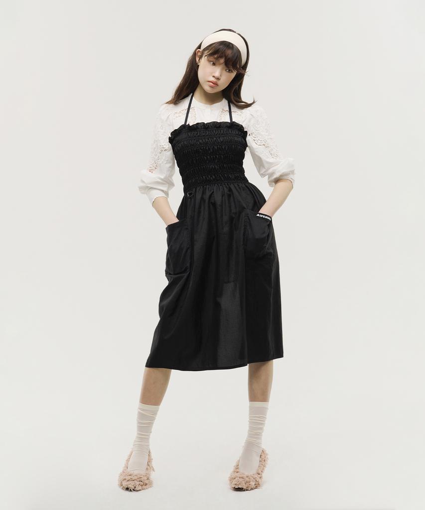 Eipeuleonwei Momoc Black Apron Dress