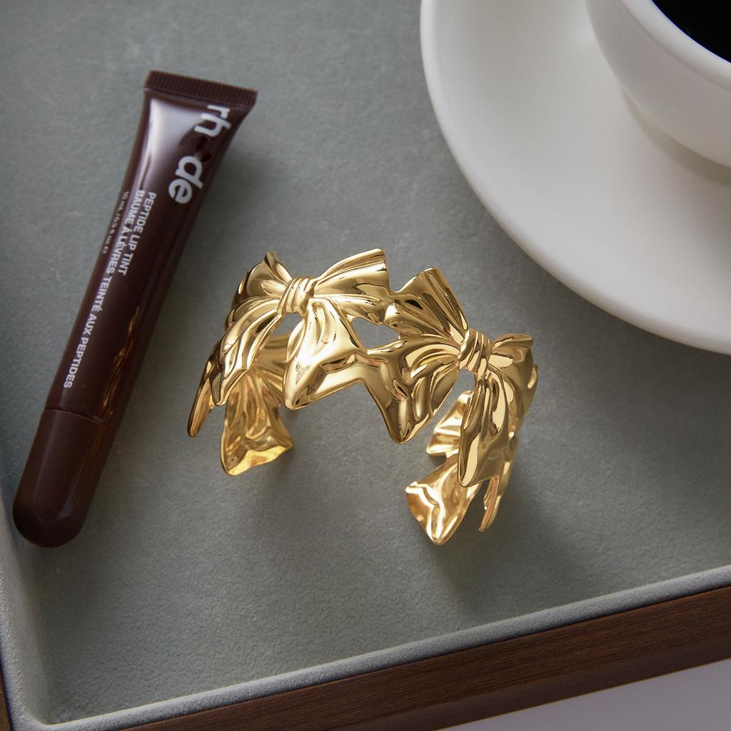 Sweet and romantic design 18K gold, bow open bracelet jewelry