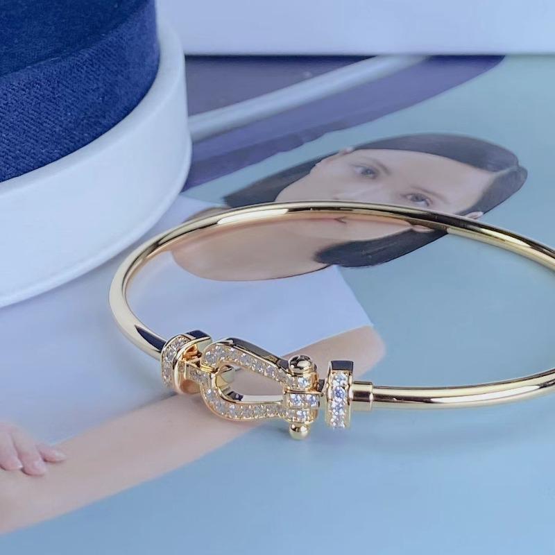 High-quality Horseshoe Buckle 8-character Smooth Half-diamond Full Diamond Bracelet for Couple Size, Diamond-encrusted Bracelet for Women