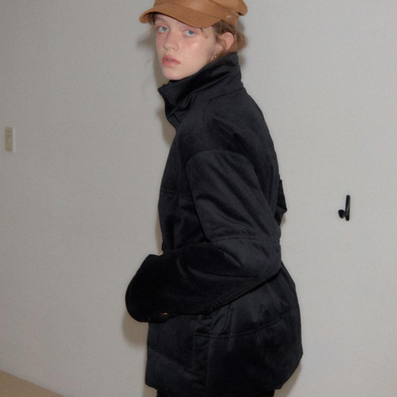 SALON DE YOHN Wildlederhut mit Knöpfen_ Kamel