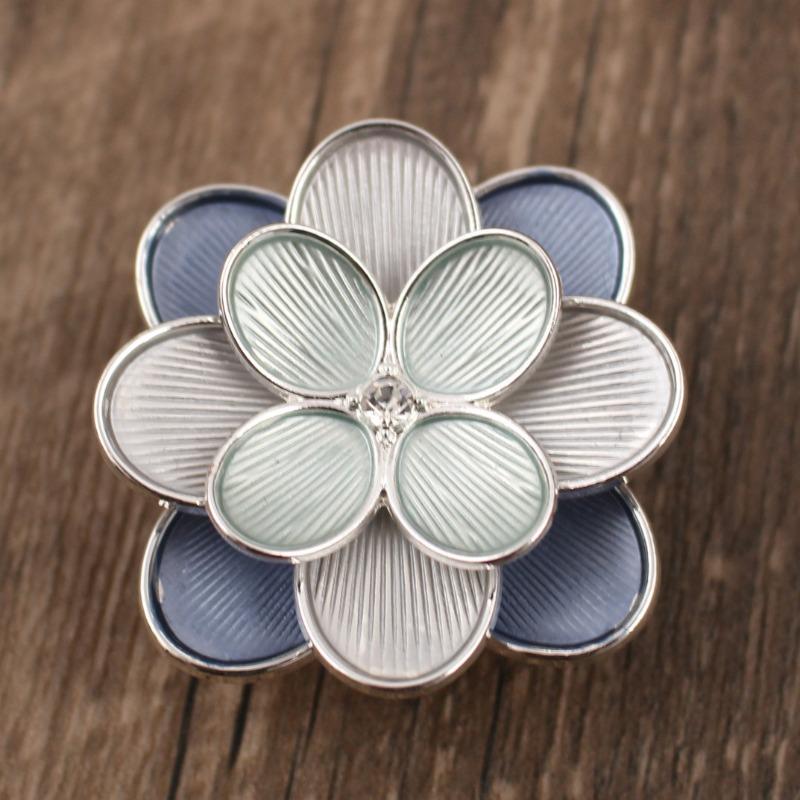 Heiß verkaufende emailierte geometrische Blume magnetische Brosche, modische kreative Blumenbrosche für Damen