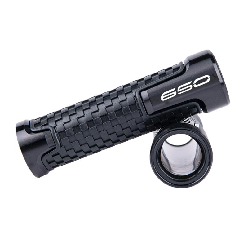 Motorcycle Handlebar Grips CNC Aluminum Rubber Hand Thruster Grips For Kawasaki Z650 Z650RS Ninja650 Versys650 2017-2026