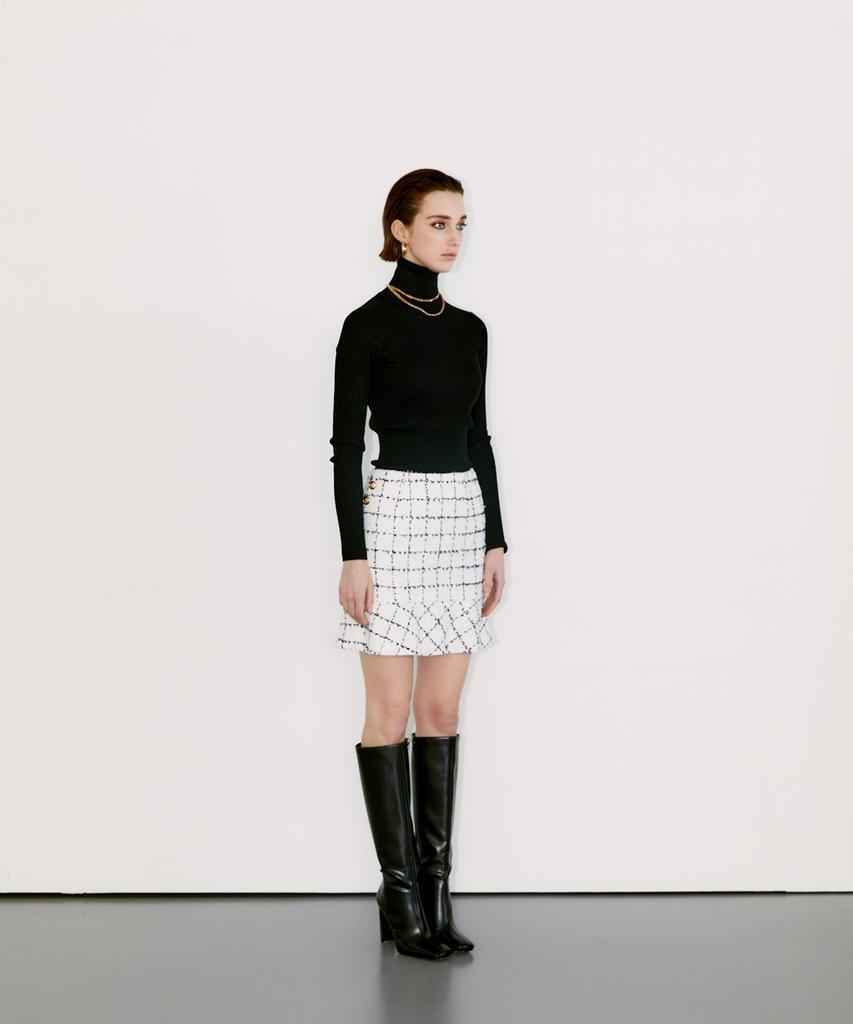 Chaenyuyog Check Mini Flare Skirt [Black Check]