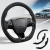 Kormányvédő Ford Mustang Mach-E 2021-2026-hoz, Fekete Lyuk | 3 Részes Bőr Egyedi Illeszkedésű Kormánykiegészítők