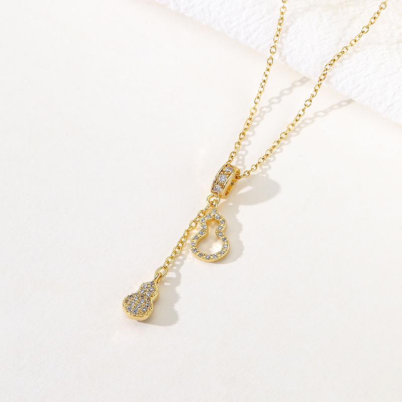 Titanium Steel Non-fading Necklace - European & American Style, Light Luxury, Versatile Korean Fashion, Perfect for Women and Girlfriend Gifts.