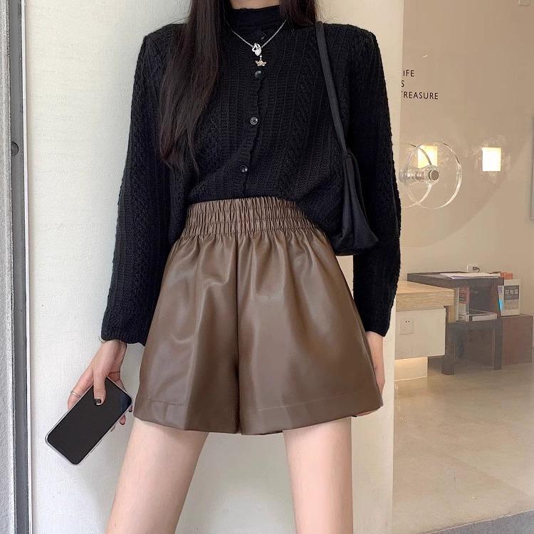 

Женские шорты из черной кожи с высокой талией: Маленький, с широкими штанинами, повседневный базовый слой для осени/зимы. M кофейный