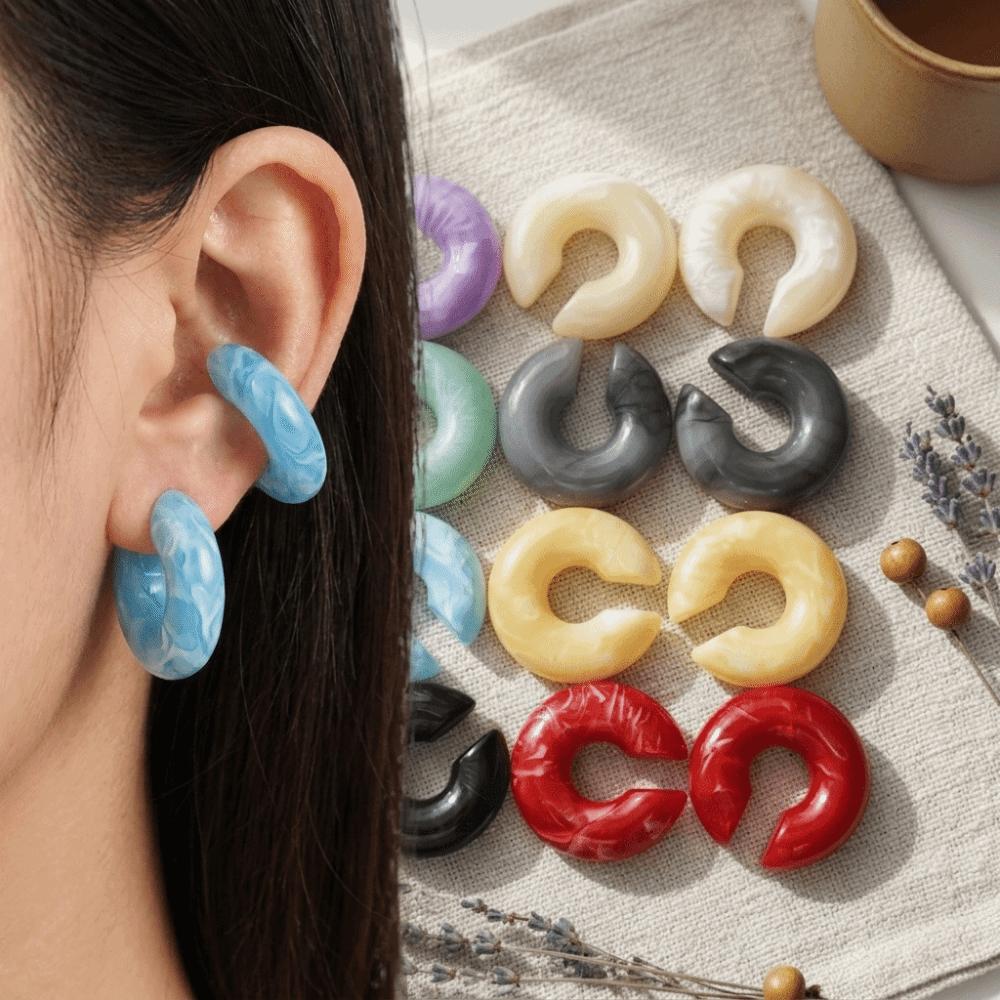 New Style Acrylic Ear Clip Earrings Round Resin C Shape Ear Cuff Jelly Color Lightweight No Piercing Earrings Party Wear