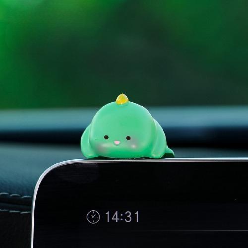 Cute Piggy Girl Figurine Kawaii Cartoon Resin Statue Car Decor Mini Ornament Home Desk Decoration Adorable Animal Doll Gift