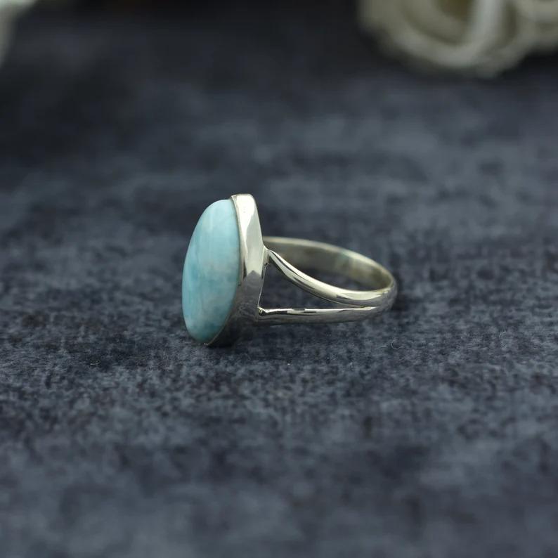 Anillo de piedra preciosa larimar natural, Anillo de plata de ley 925 maciza, Anillo de diseño, Anillo hecho a mano, Anillo para mujer, Regalo para ella