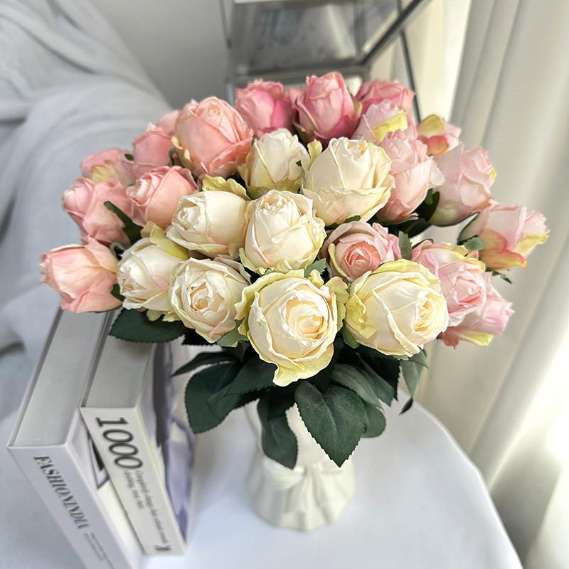 Flower Rose Elegant Bouquet With Silk Cloth For Photography And Event Decoration
