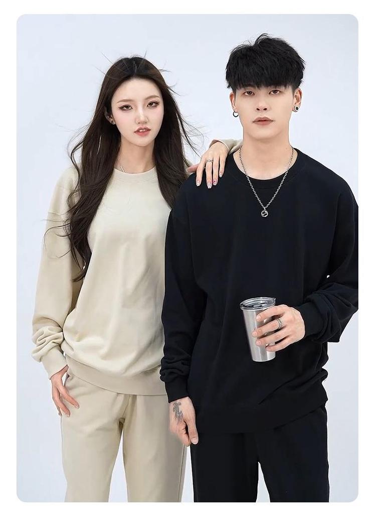 Herrhuvtröja med lös passform, 350g frottébomull, sänkta axlar, rund halsringning och broderad logotyp