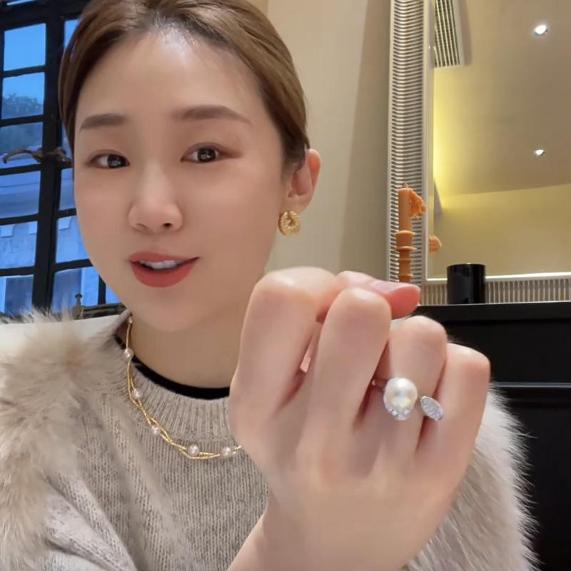 Korean Style Pearl Ring for Women - Niche Design, Light Luxury, Adjustable Open Band Open Adjustable