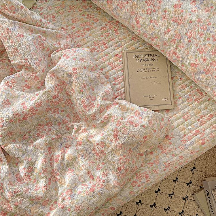 Double-Layer Gauze Summer Comforter Set: Single Piece, Machine Washable, Ideal for Air-Conditioned Rooms, Spring & Summer Use