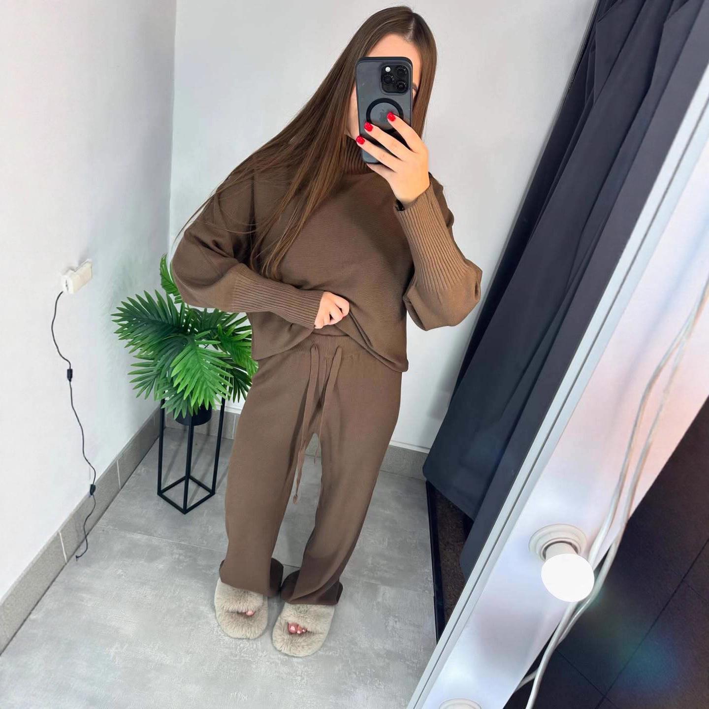 

Женский спортивный повседневный костюм-двойка на осень 2025 года: Топ с длинным рукавом и свободные брюки Large