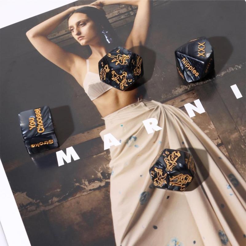 1 Set of 4 Marbled Engraved Glow-in-The-Dark Dice Set, Adult Polyhedral Game Accessories