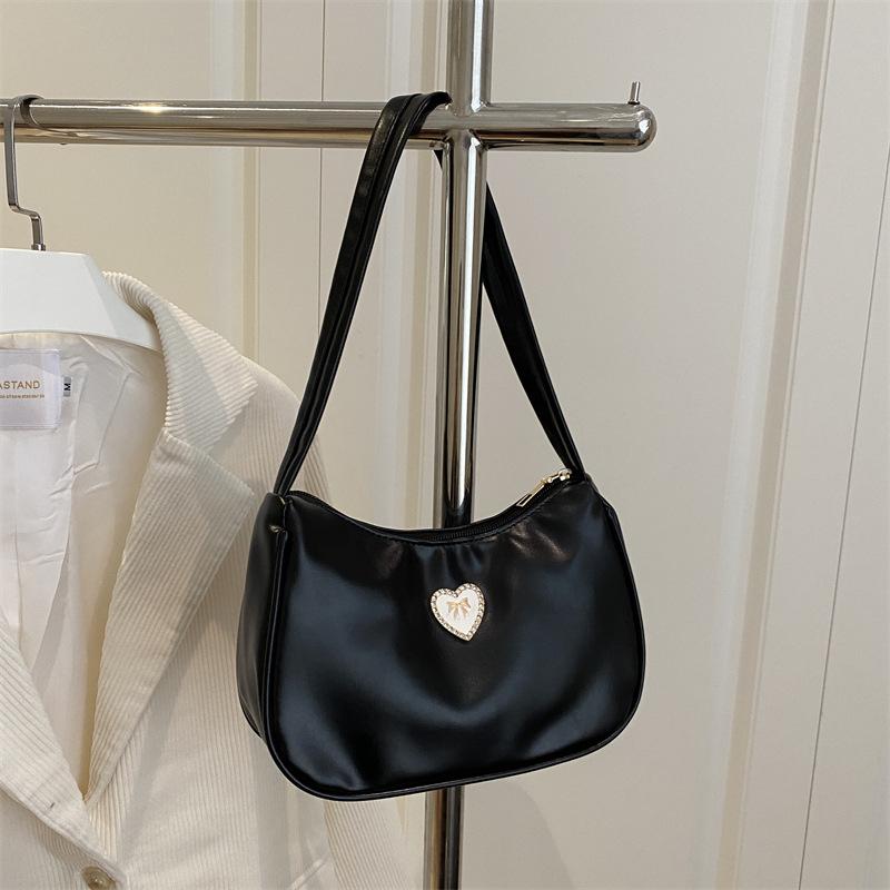 Fashion underarm bag 2025 new summer high-value peach heart shoulder bag trendy foreign commuter shoulder bag