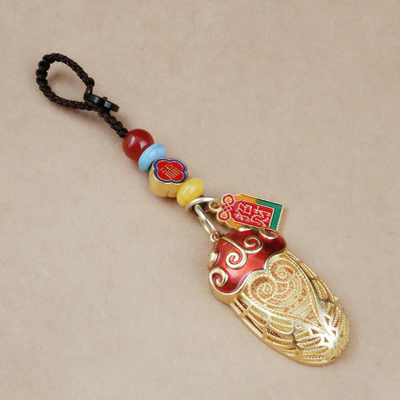 Golden Cicada Zodiac Keychain: Bringing Good Fortune with Its Stunning Debut