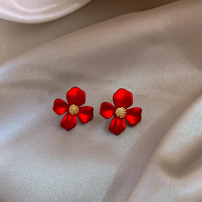 

S925 Copper Needle Red Petal Earrings Net Red Temperament Cute Small Flower Earring Student Birthday Gift Oorbellen Voor Vrouwen