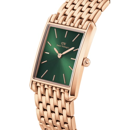 Daniel Wellington DW Bound 32x22 9-link Watch, a Sophisticated Luxury Watch, a Popular Gift Idea.