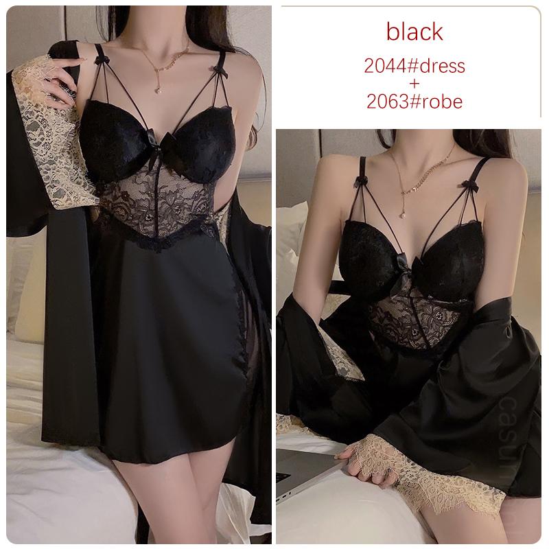 Sexy pyžamo s kosticemi a push-up vycpávkami na hrudi, krajkové šaty s odhalenými zády a podvazky