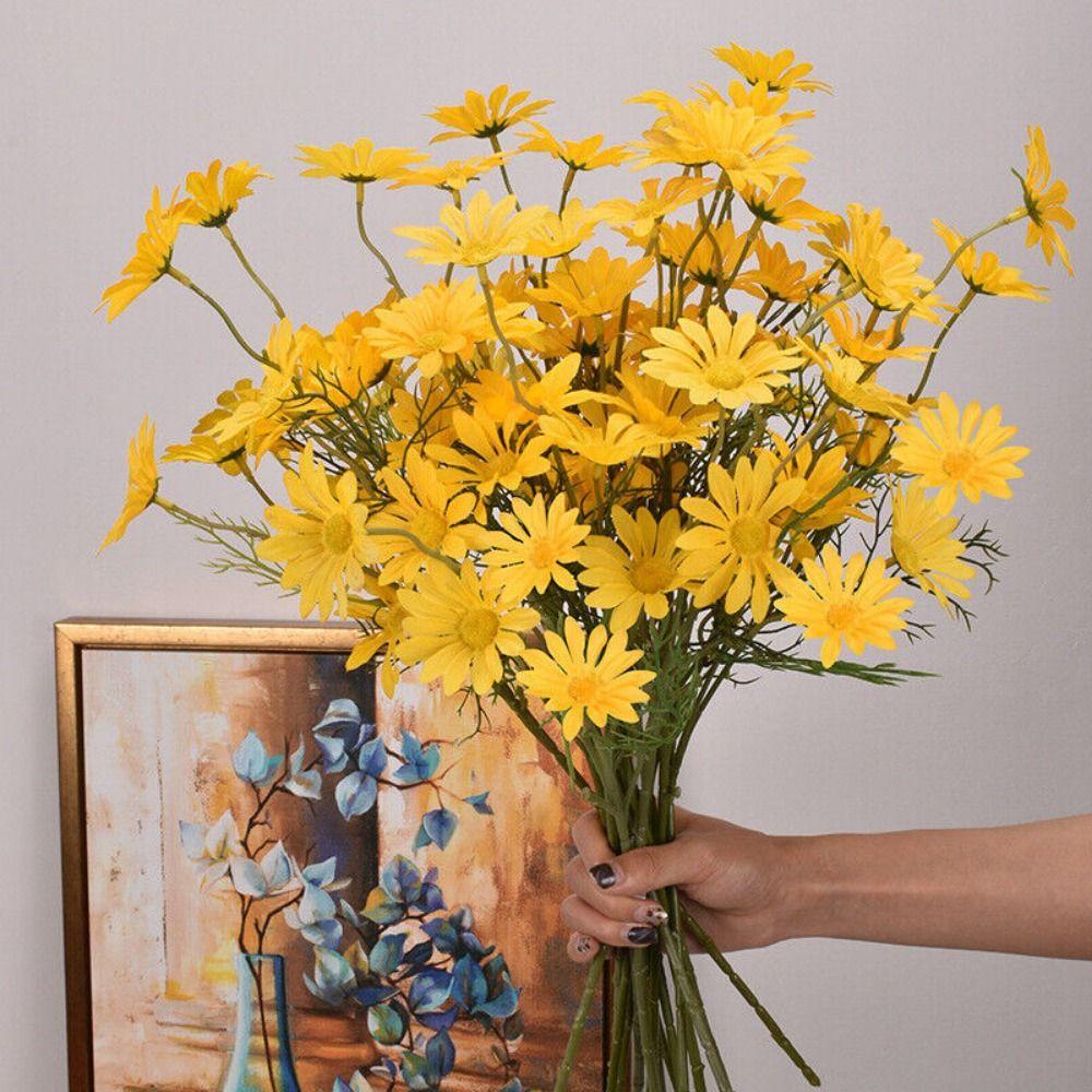 

Ornaments Floral Arrangement Holding Floral Simulation Daisy Artificial Daisy Faux Chrysanthemum