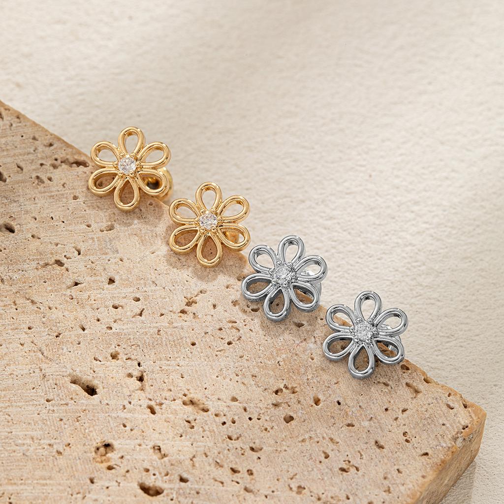 1 Pair Minimalist Hollow Small Flower Copper Zircon Ear Studs, Fade-Free Versatile Women's Earrings