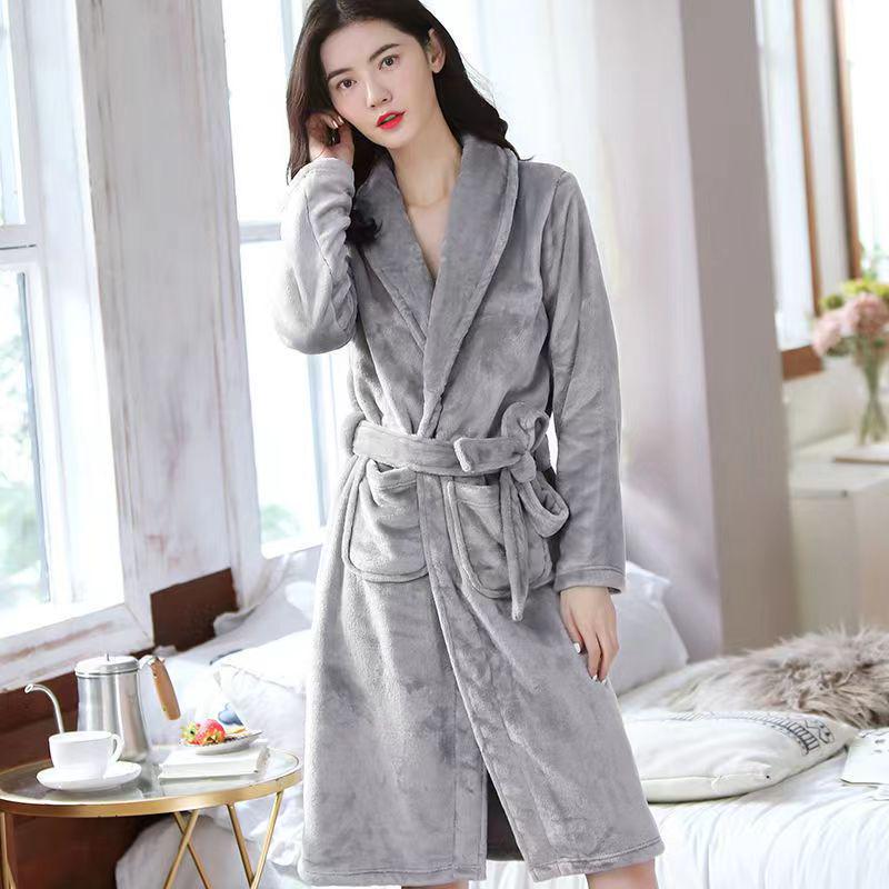 Damen Flanell Morgenmantel in mittlerer Länge: Plüschiger Samt Dicker Korallenfleece Yukata für Herbst und Winter.