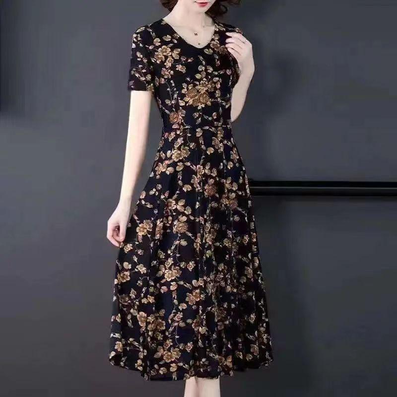 Stylish Plus Size Korean Floral Dress for Middle-Aged Women