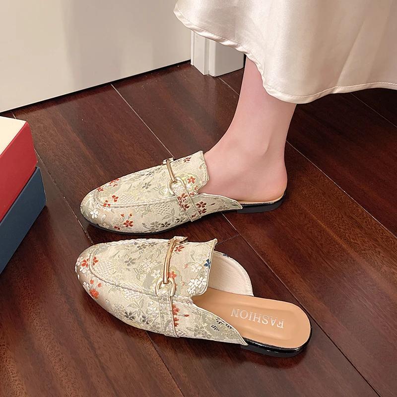 Women's Mules Flat Sole Round Toe Metal Decoration Cover Toe Women Shoes Dress Daily Commute Retro Mature Zapatillas De Mujer