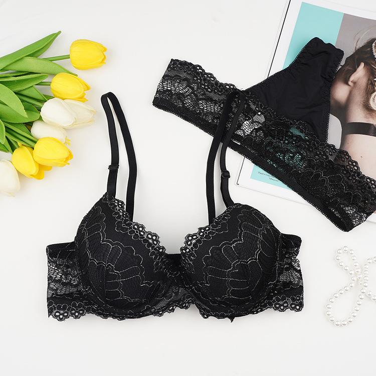 New lace with steel rim, sexy underwear, T-shaped underwear, fashionable gathering and adjustment bra.