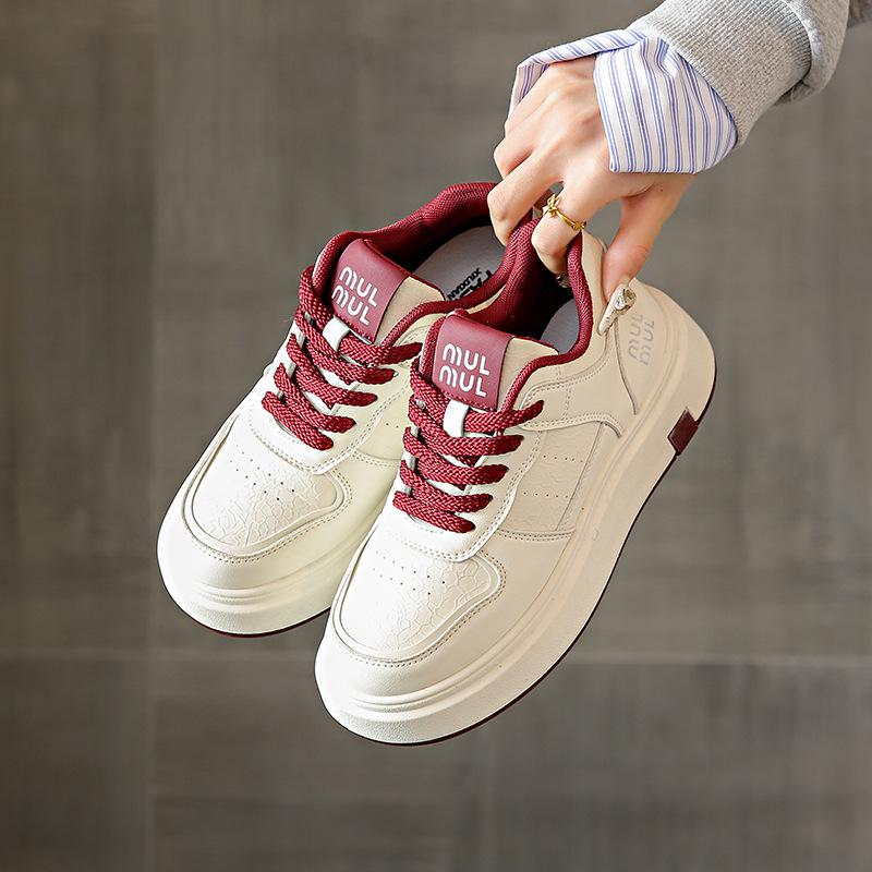 Muffin Platform White Shoes Women's Spring and Autumn 2025 New Korean Version Internet Celebrity Casual Student Board Shoes Women Ins Tide