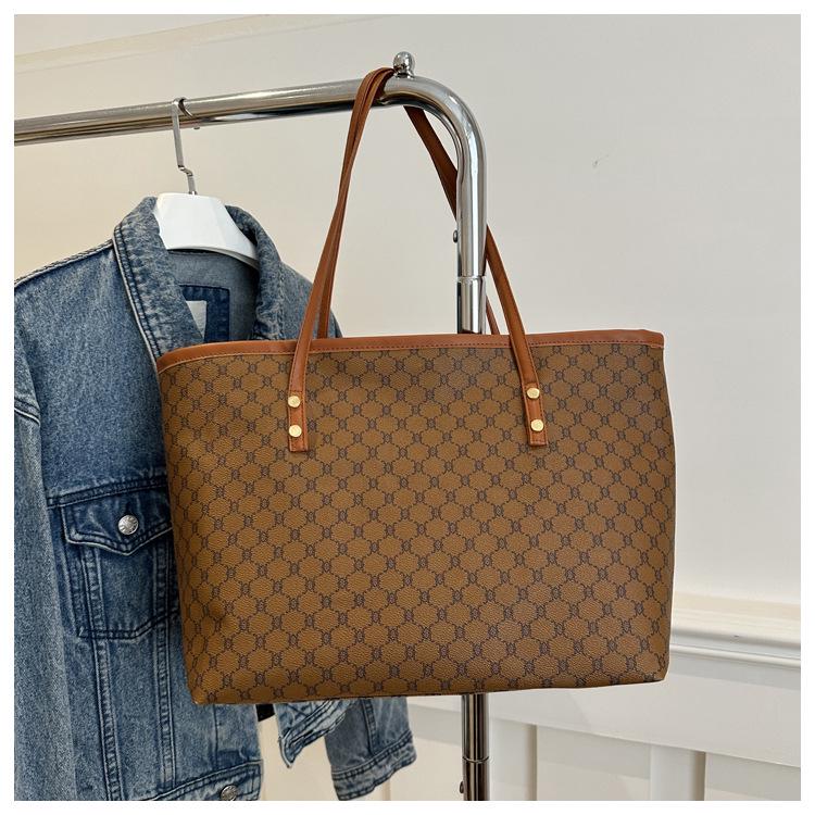 Женская ретро сумка-тоут большой вместимости - Модная весна/лето 2024 коричневый