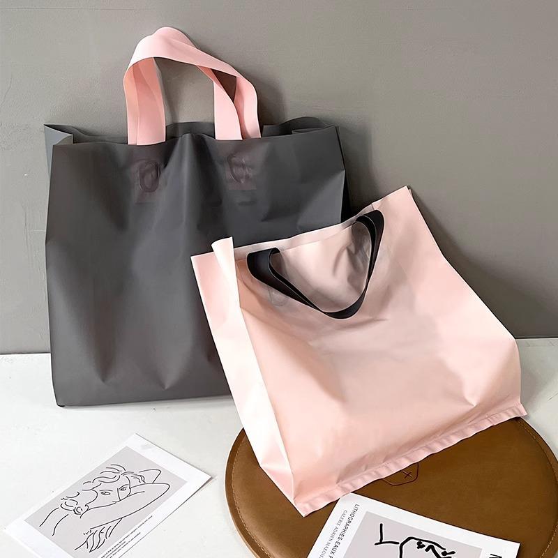 High End, Mattiert, Bekleidungsgeschäft, Damenbekleidung, Handtaschen, Plastiktüten, Geschenkverpackung und Verpackung