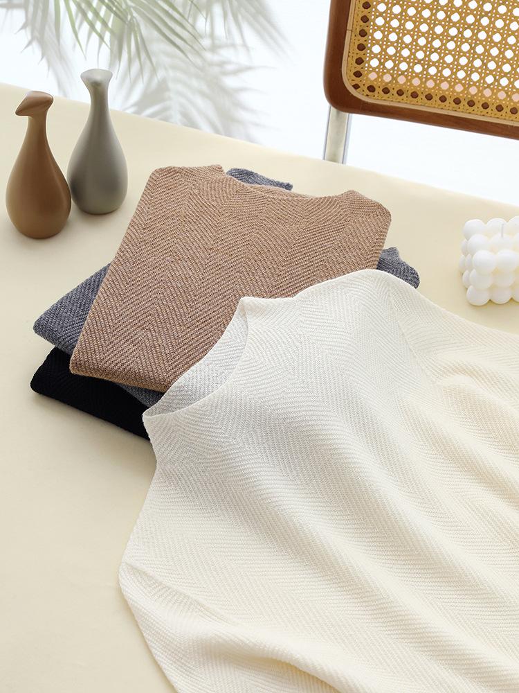 Yangzi 100% Wool Half-High Neck Knit Top, Women's Five-Point Sleeve Sweater - Early Autumn 2026