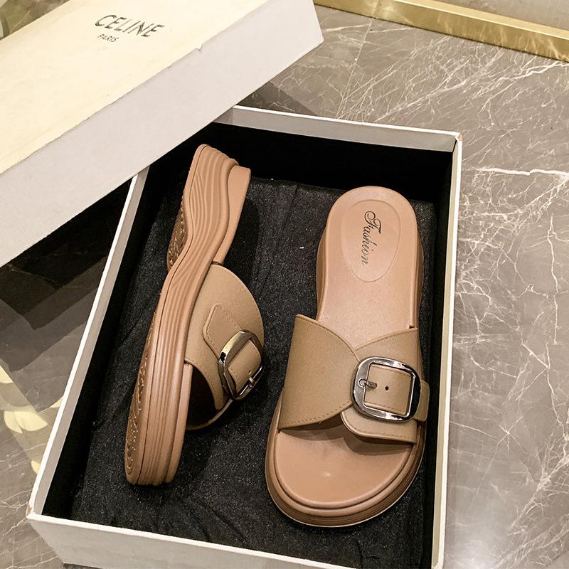 Popular 2025 new slippers women's summer wear thick bottom non-slip fashion versatile cool slippers women's foreign trade