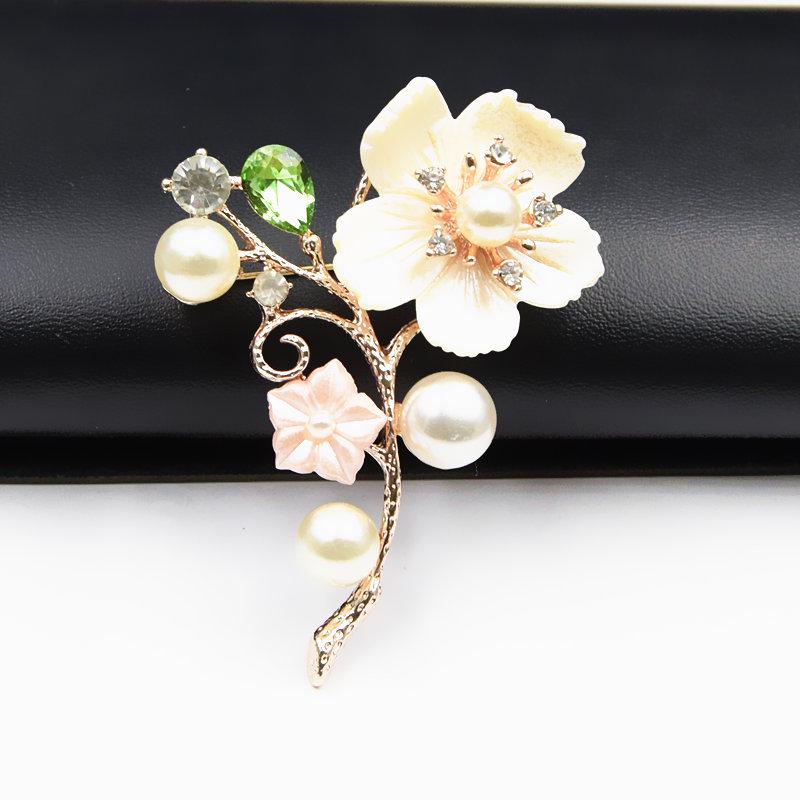 Retro Plum Blossom Brooch - Women s Fashion Accessory