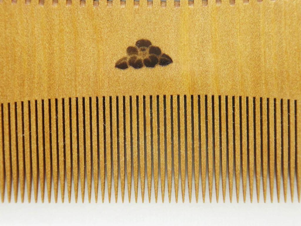 Suki Comb Camellia Comb Made by a Boxwood Comb Craftsman A Comb Specialized for Removing Dust from Supports Lice Removal Comb - - Hair. (camellia