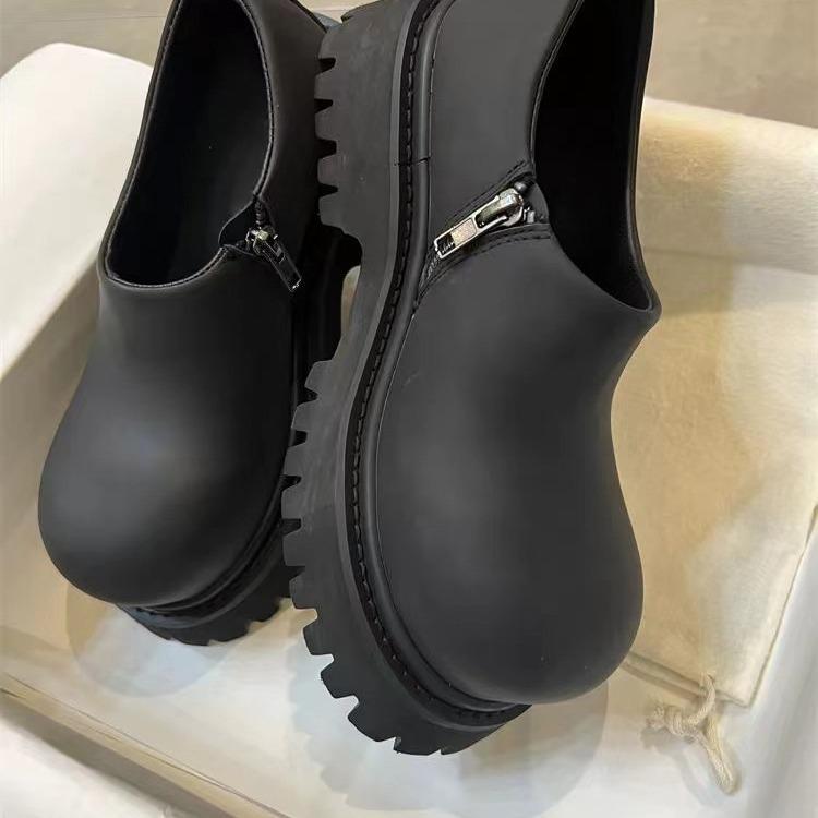 Fashion Men and Women Vintage Thick Bottom Couple Shoes 2024 New Leather Retro Boots Design Casual Unisex Single Platform Shoes