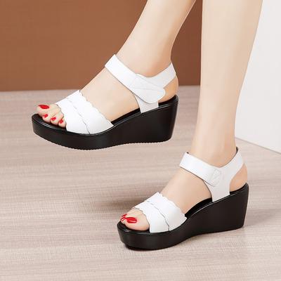 6cm Große Größe 32-43 Bequeme Wellenförmige Weiche Ledersandalen Plateauschuhe 2025 Sommer Mittelhohe Absätze Keilsandalen für Büro Mutter