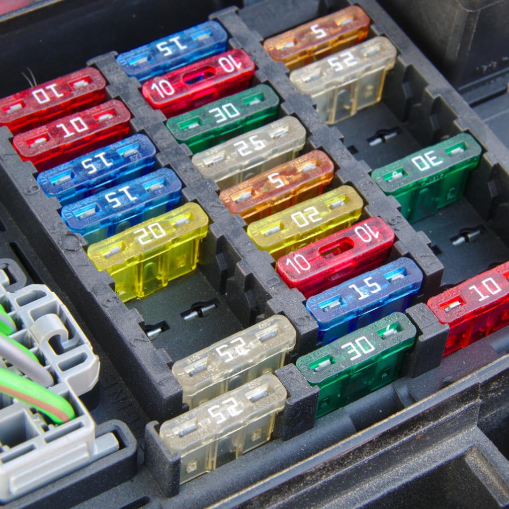 140Pcs Car Blade Fuse Kit 5A/7.5A/10A/15A/20A/25A/30A Professional Automotive Fuse Assortment Kit Durable Standard Mini Fuse Set